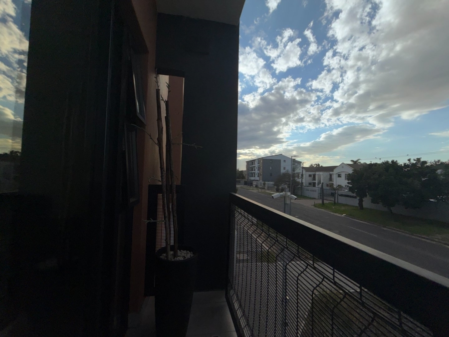  Bedroom Property for Sale in Table View Western Cape